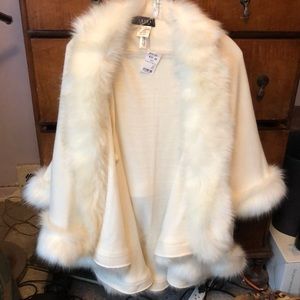 Akira Poncho faux fur trimmed “Louie”